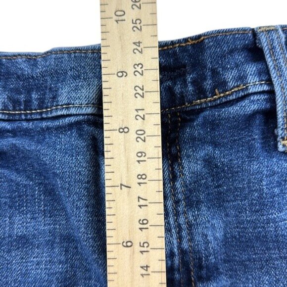 GAP Shorts Denim Mid-Rise Women's Size 31 - Picture 4 of 7